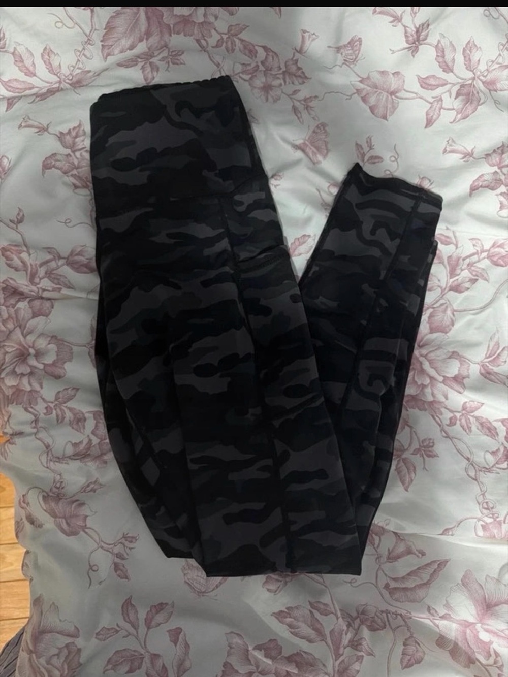 Women's Black Gray Camo Leggings - High-Waist Athletic Fit